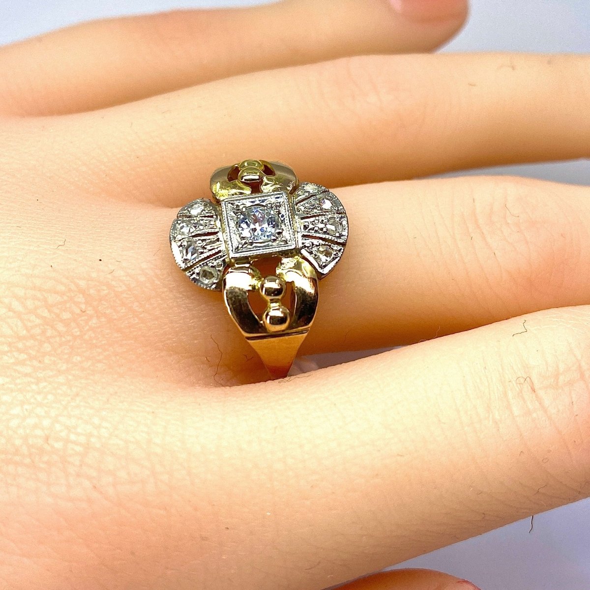 Bague tank des années 40 en or rose et diamants en vente à Marseille - rf 32939 - Bijouterie L'Aurore Bague tank des années 40 en or rose et diamants en vente à Marseille - rf 32939 - Bijouterie L'Aurore
