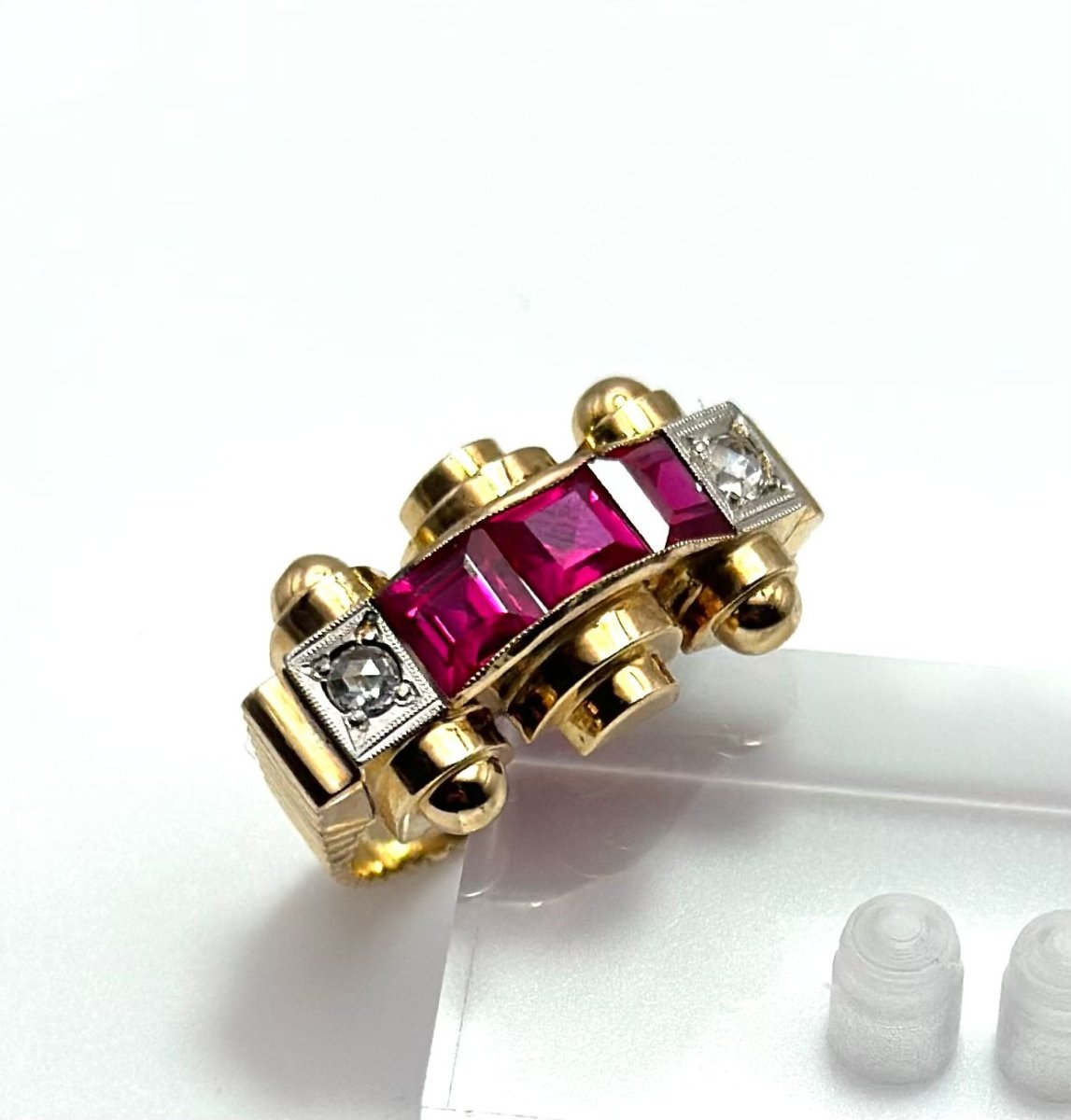 Bague Tank en or jaune, platine, rubis, et diamants - Castafiore