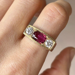 Bague Tank en or jaune, rubis et diamants - Castafiore