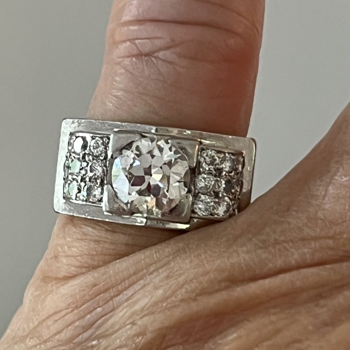 Bague Tank en platine et diamants - Castafiore