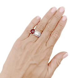 Bague Tank en platine, rubis et diamants - Castafiore