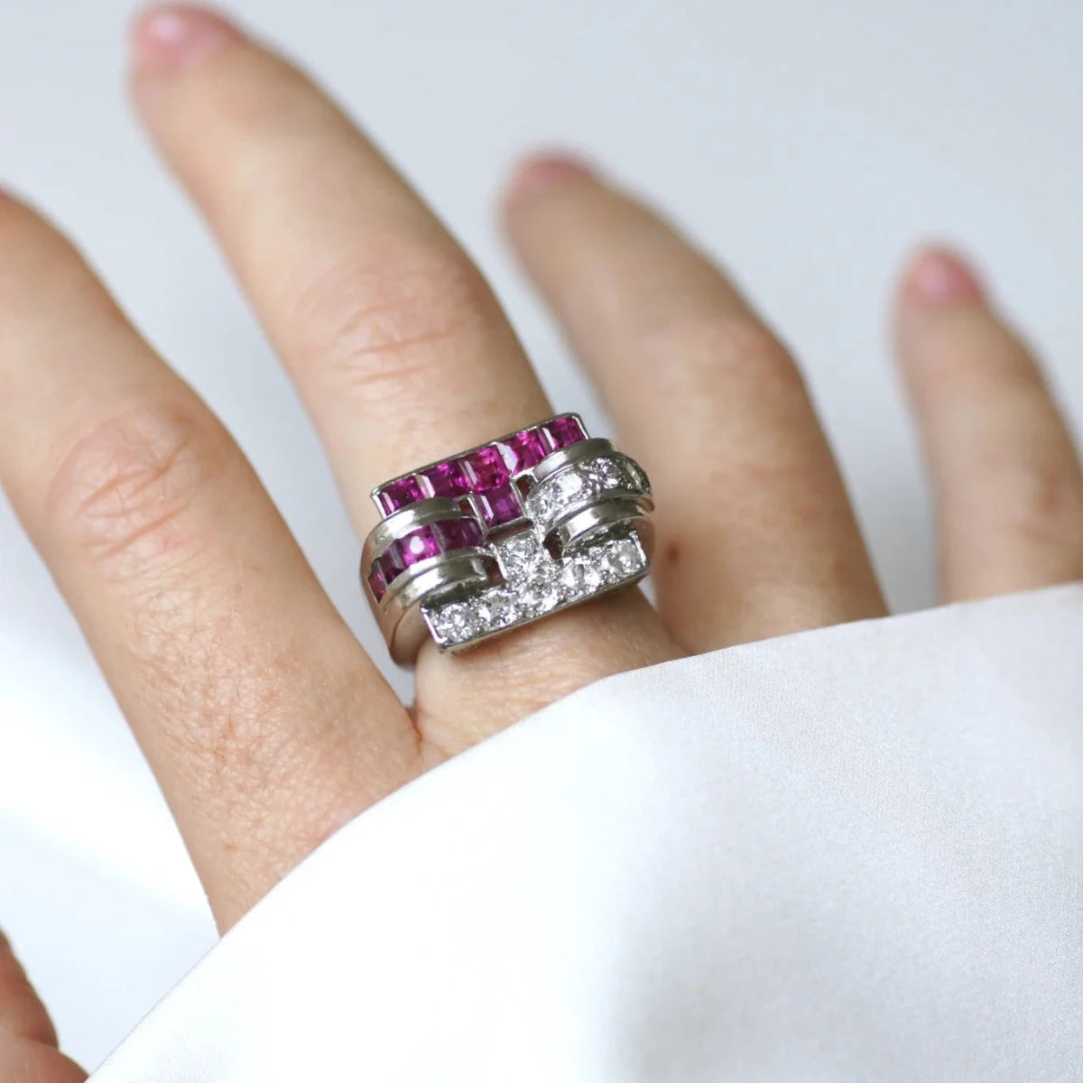 Bague Tank en platine, rubis et diamants - Castafiore