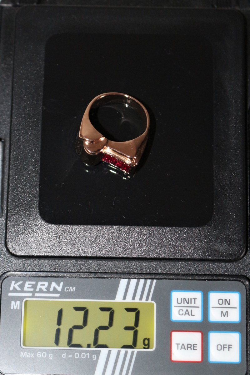 Bague Tank Or Jaune Et Pierres Rouges - Castafiore