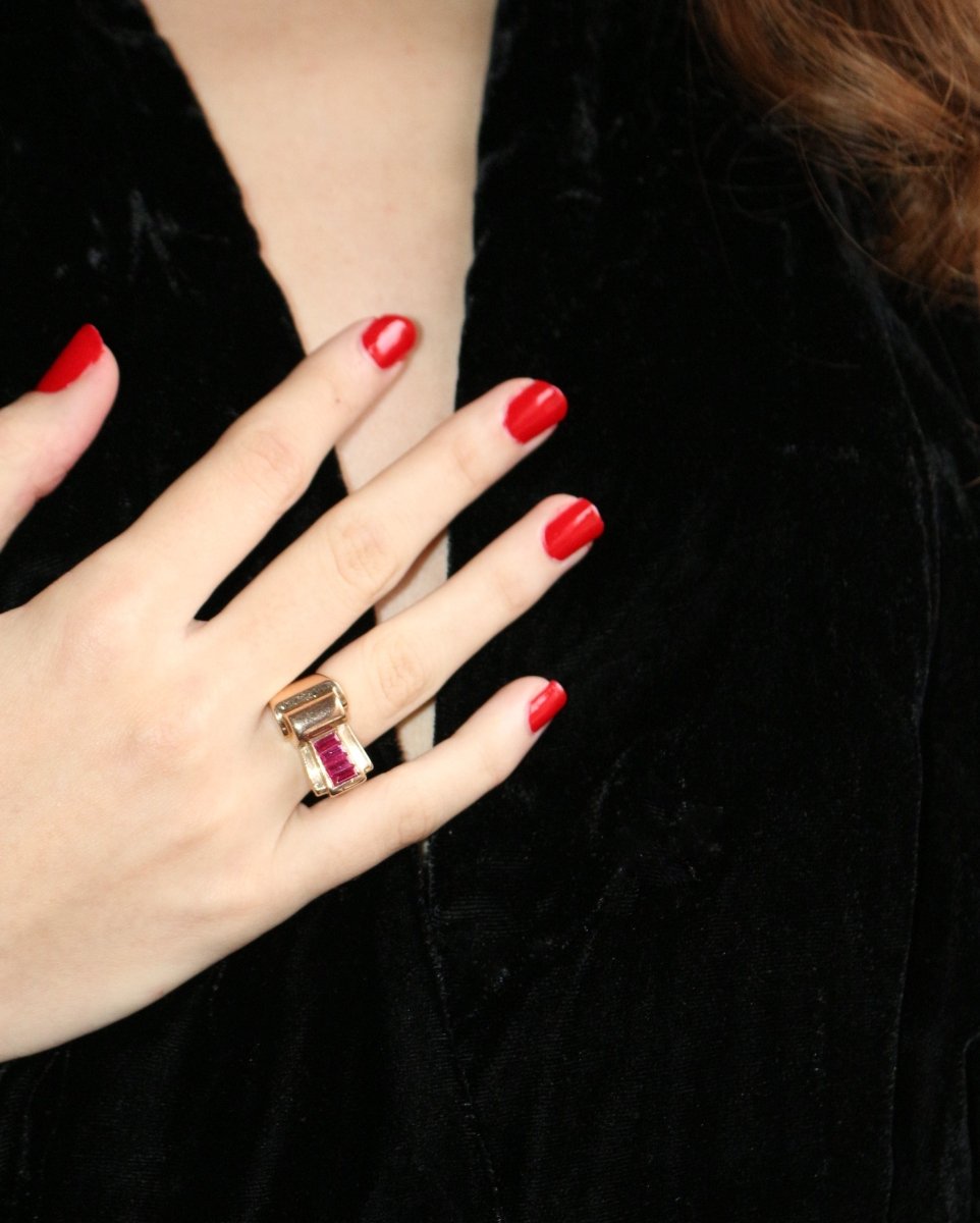 Bague Tank Or Jaune Et Pierres Rouges - Castafiore