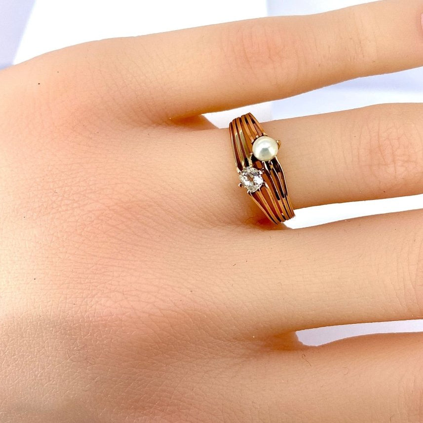 Bague toi et moi en or jaune 18 carats, diamant et perle vers 1900 - Castafiore