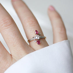 Bague Toi et Moi en or jaune, platine, rubis, et diamants - Castafiore