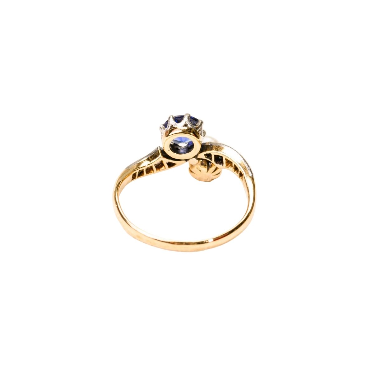 Bague Toi et Moi en or jaune, platine, saphir, perle de culture, et diamants - Castafiore