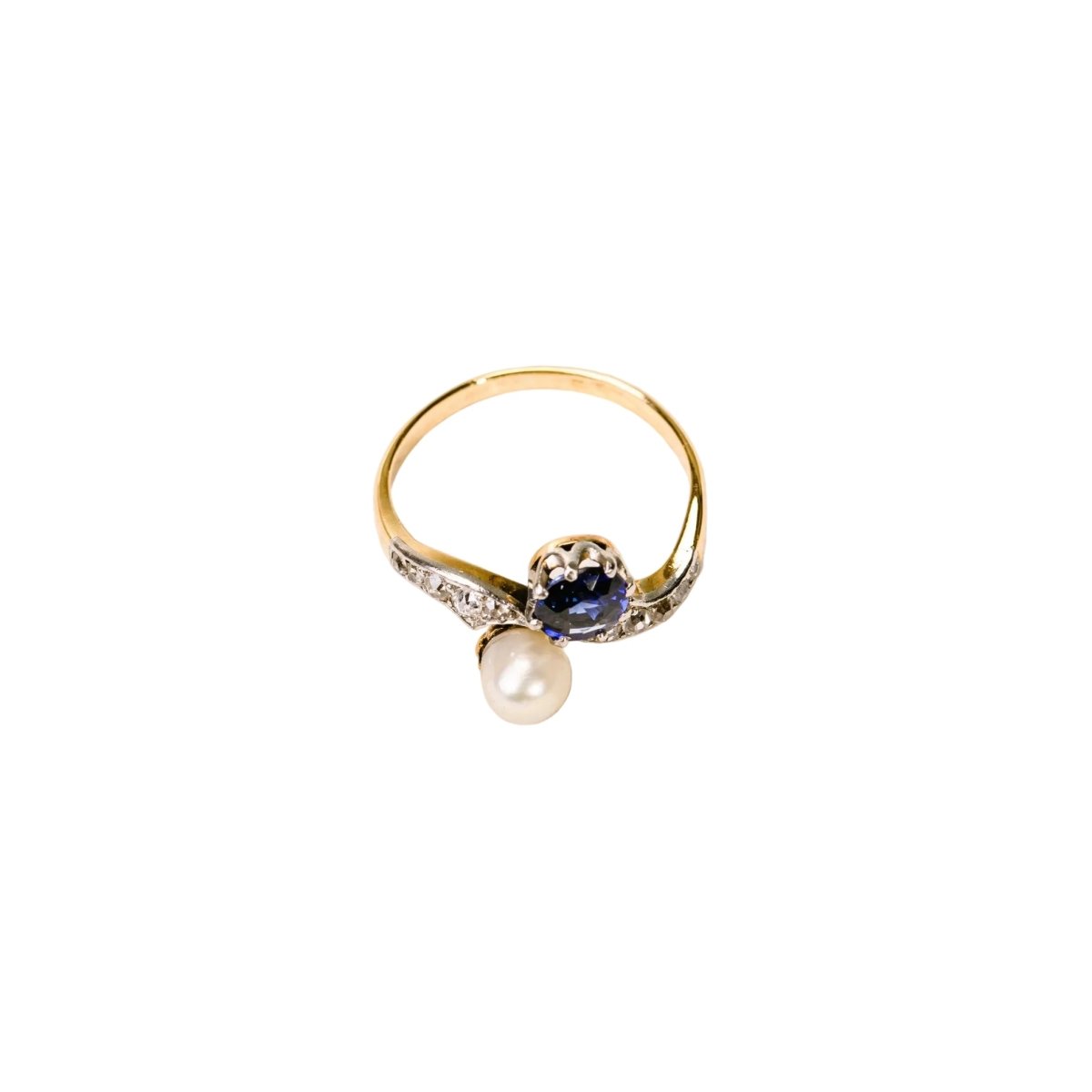 Bague Toi et Moi en or jaune, platine, saphir, perle de culture, et diamants - Castafiore