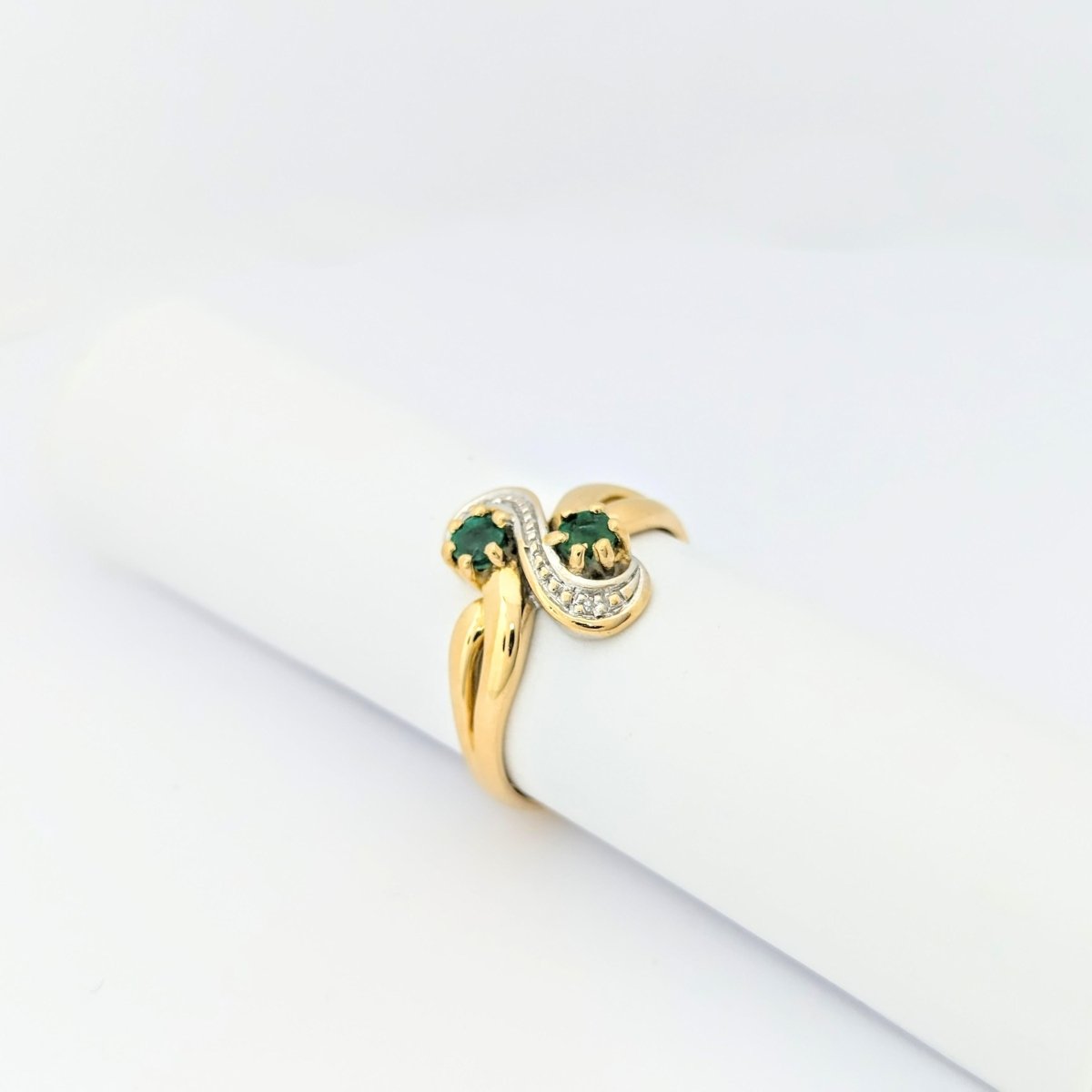 Bague « Toi et Moi » or jaune émeraudes et diamants - Castafiore