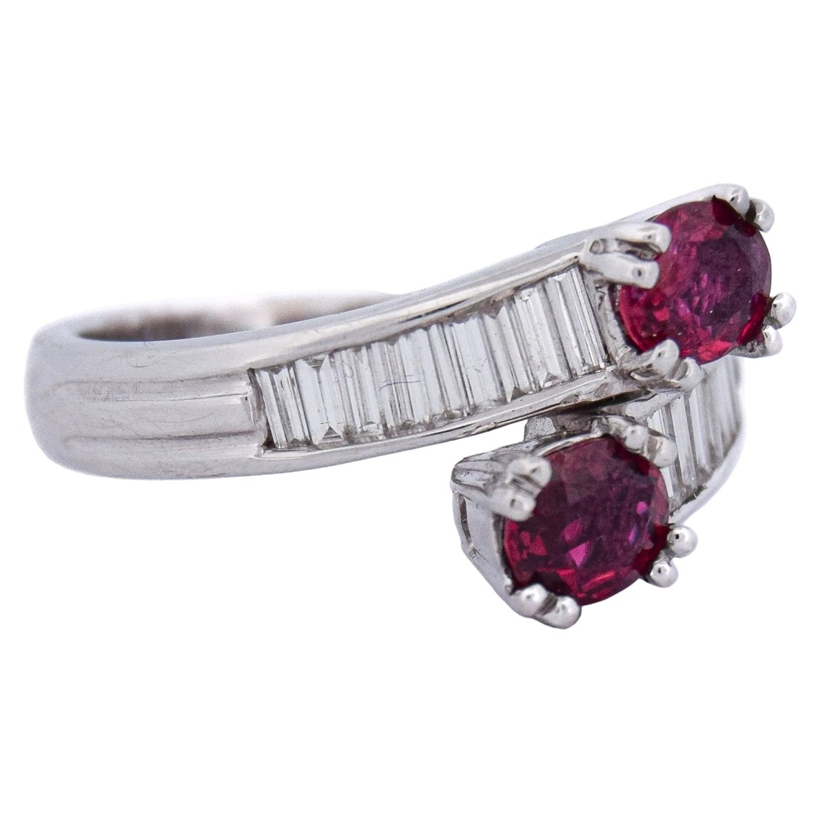 Bague Toi & Moi en or blanc, rubis et diamants - Castafiore