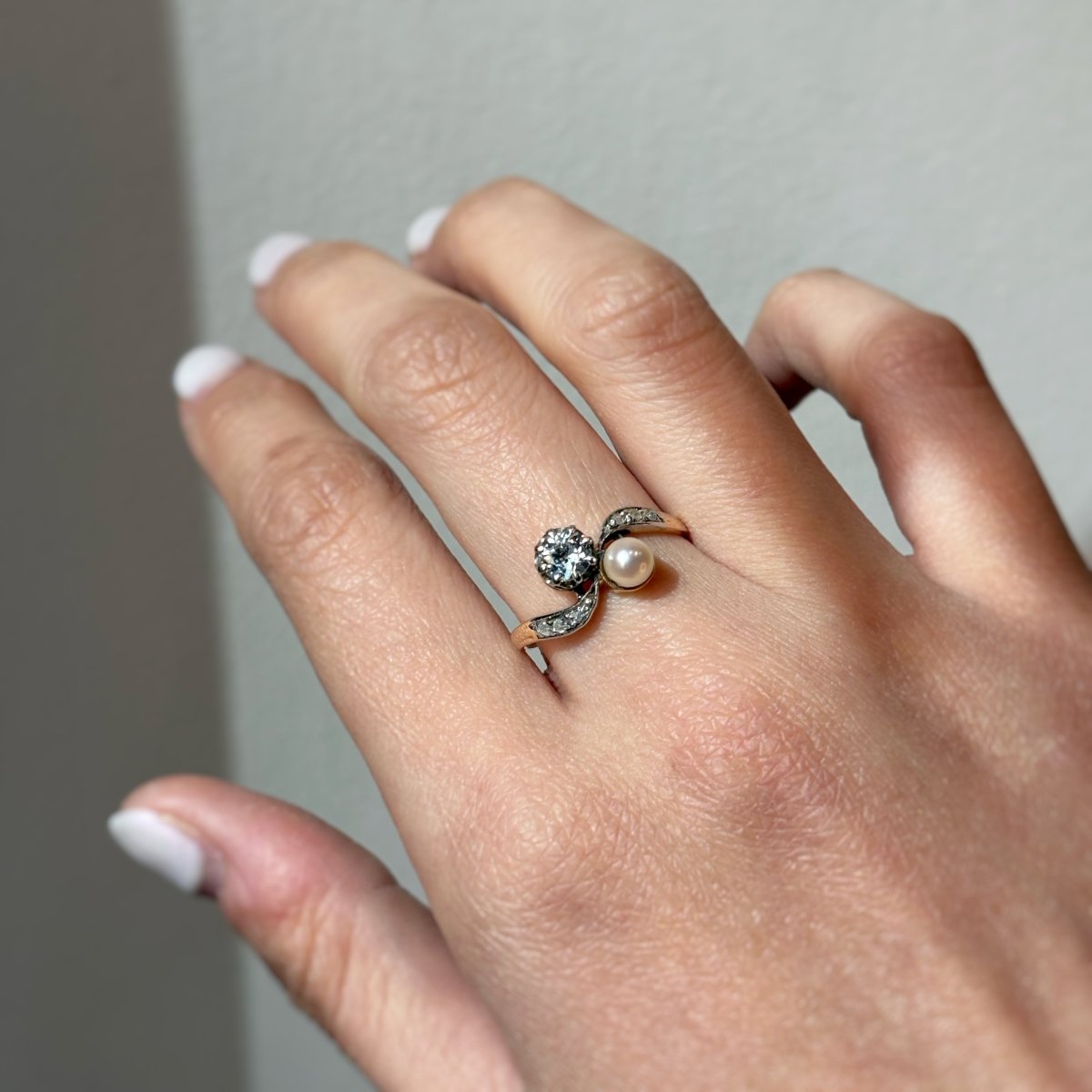 Bague Toi & Moi en or jaune, platine, perle, et diamants - Castafiore