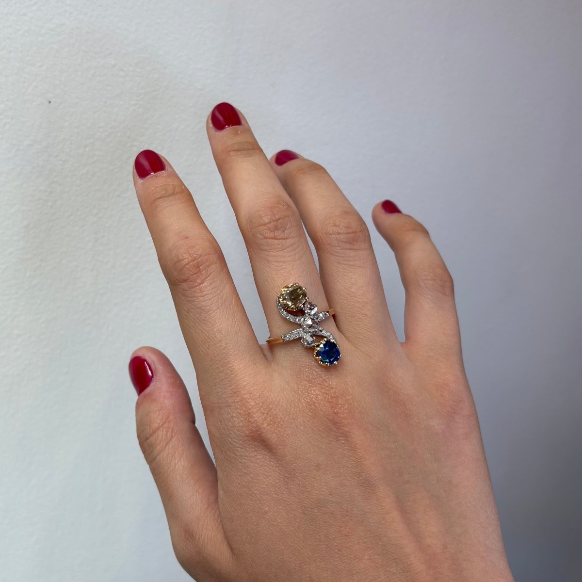 Bague Toi & Moi en or jaune, platine, saphir et diamants - Castafiore
