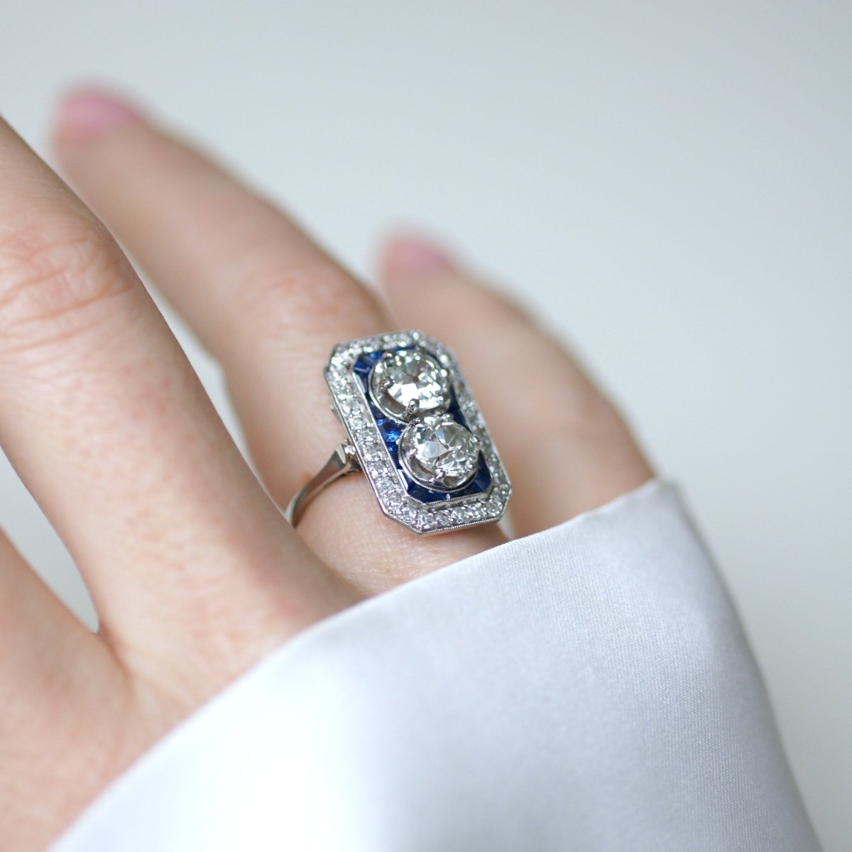 Bague Toi & Moi en platine, saphirs et diamants - Castafiore