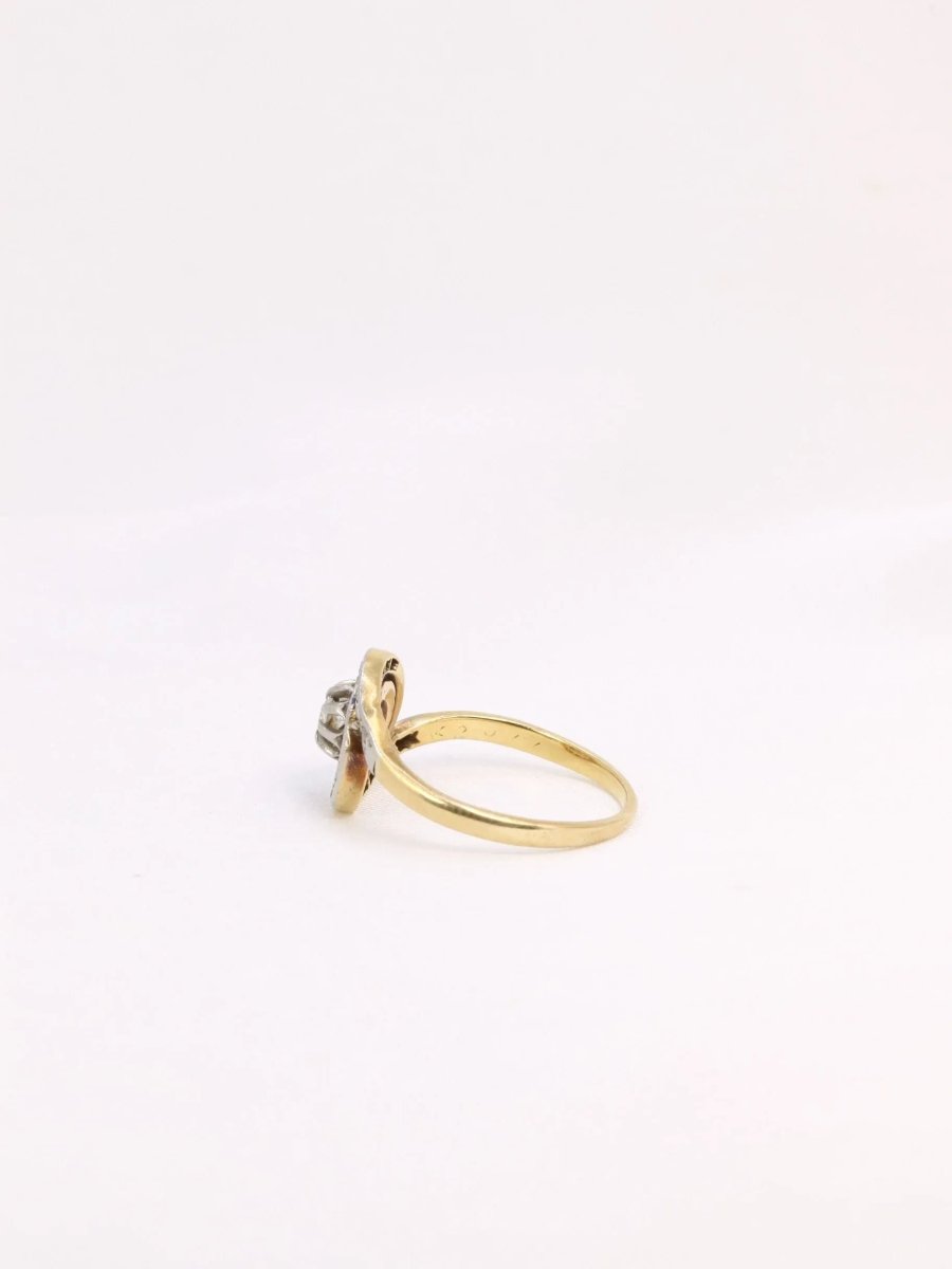 Bague tourbillon or platine diamants taille ancienne 0,10 ct - Castafiore