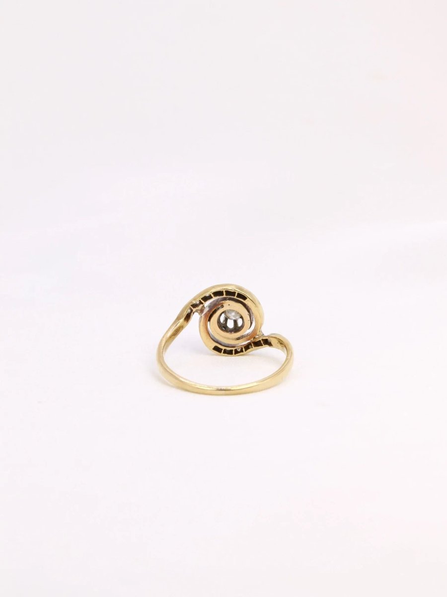 Bague tourbillon or platine diamants taille ancienne 0,10 ct - Castafiore