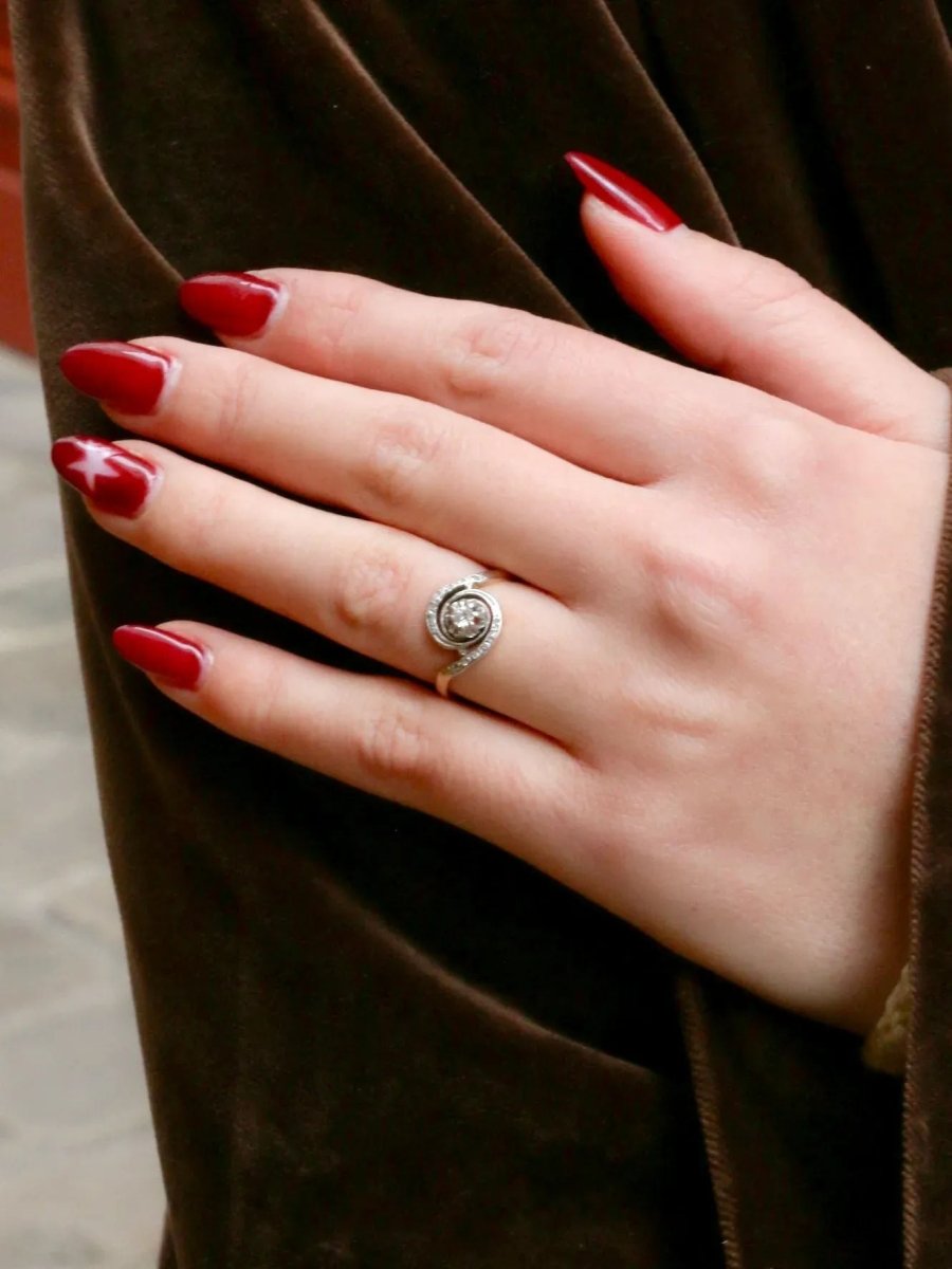 Bague tourbillon or platine diamants taille ancienne 0,10 ct - Castafiore