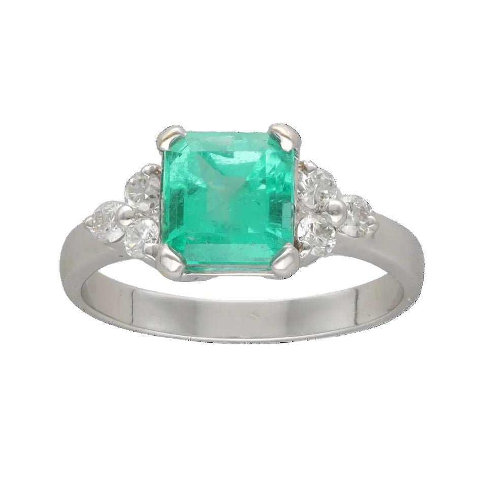 Bague Trilogie en or blanc, émeraude et diamants - Castafiore