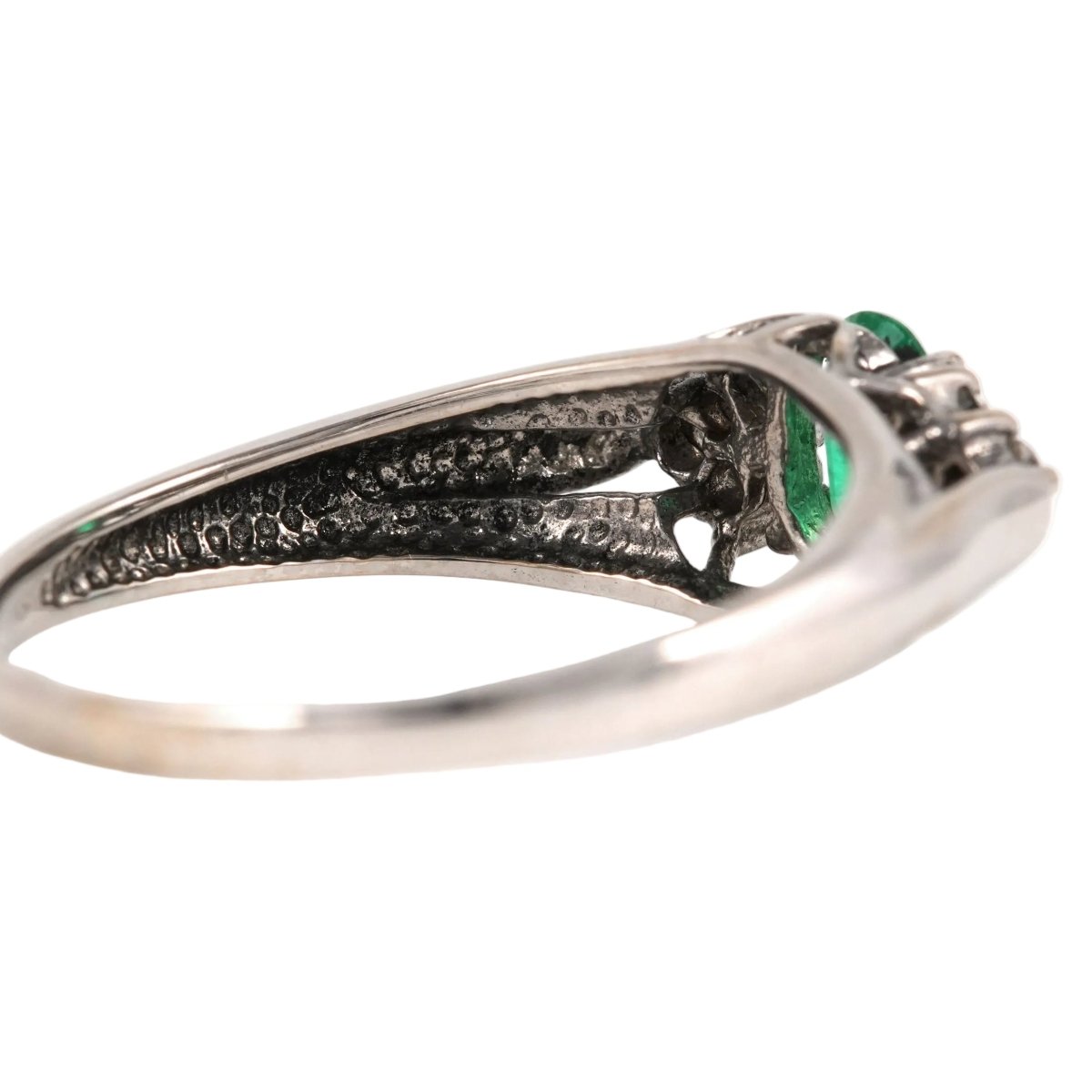 Bague Trilogie en or blanc, émeraude et diamants - Castafiore