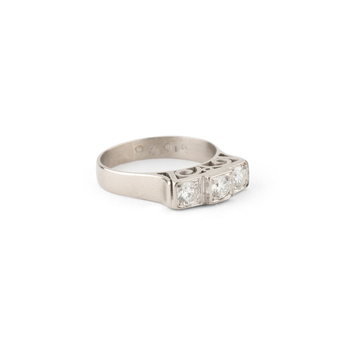 Bague Trilogie en or blanc et diamants - Castafiore