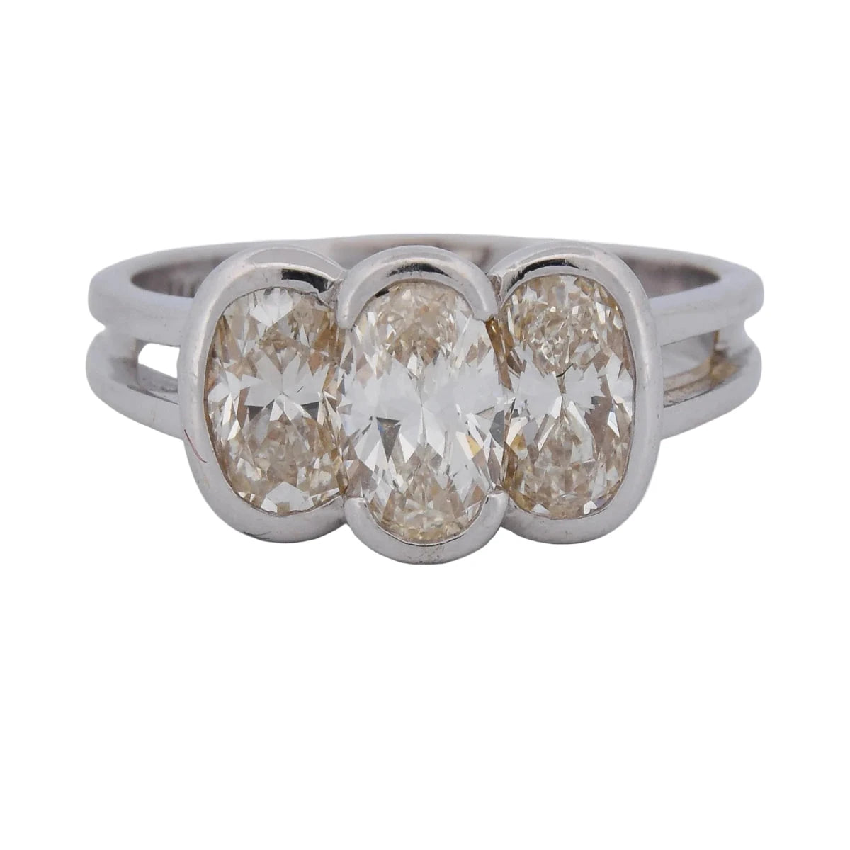 Bague Trilogie en or blanc et diamants - Castafiore