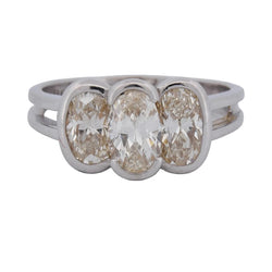 Bague Trilogie en or blanc et diamants - Castafiore