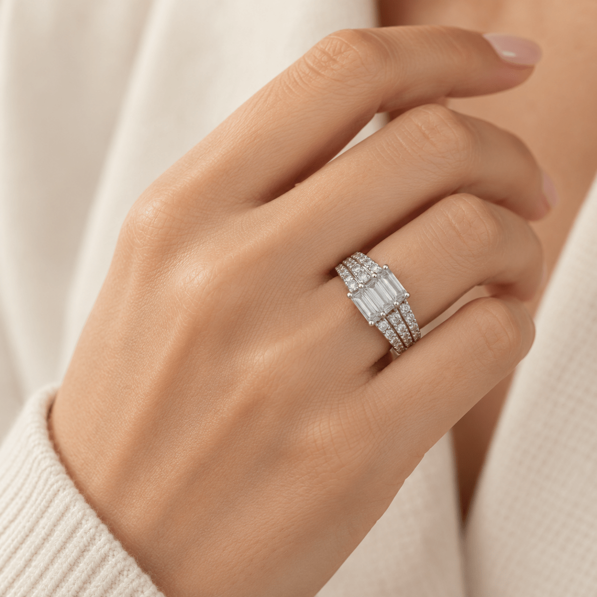 Bague Trilogie en or blanc et diamants - Castafiore