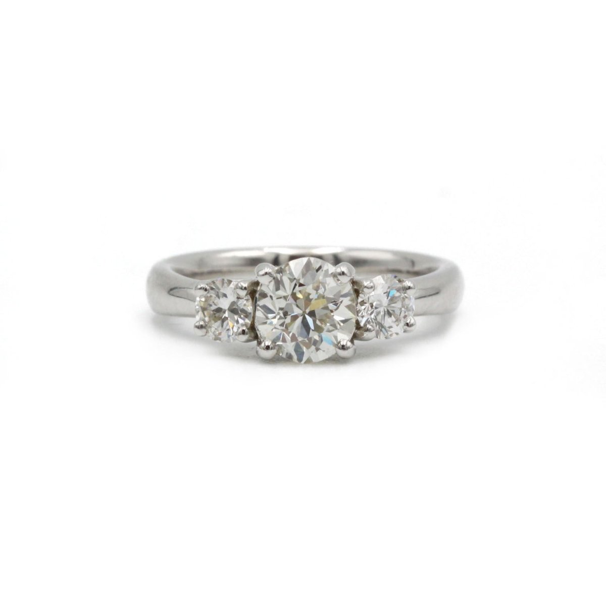 Bague Trilogie en or blanc et diamants - Castafiore