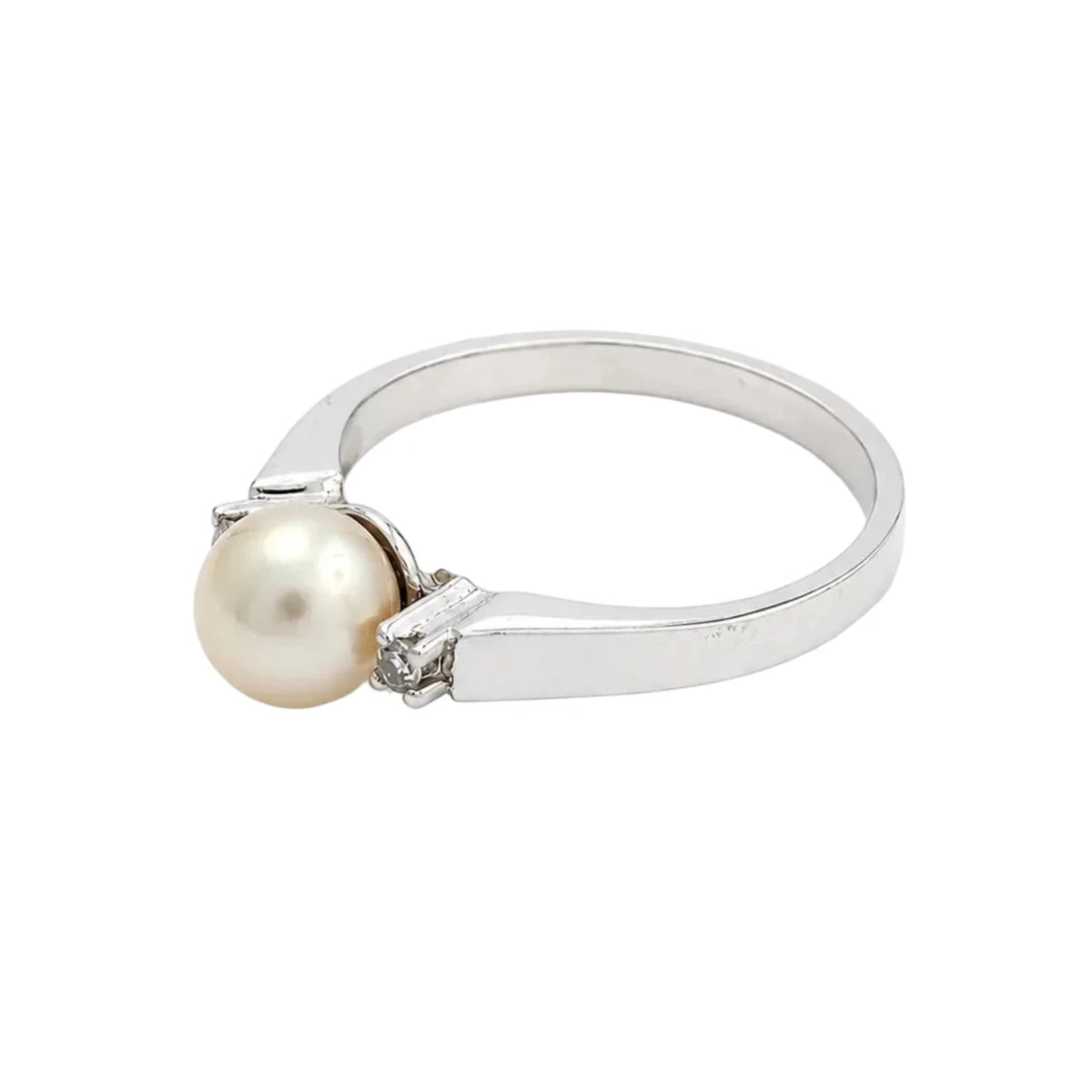 Bague Trilogie en or blanc, perle et diamants - Castafiore