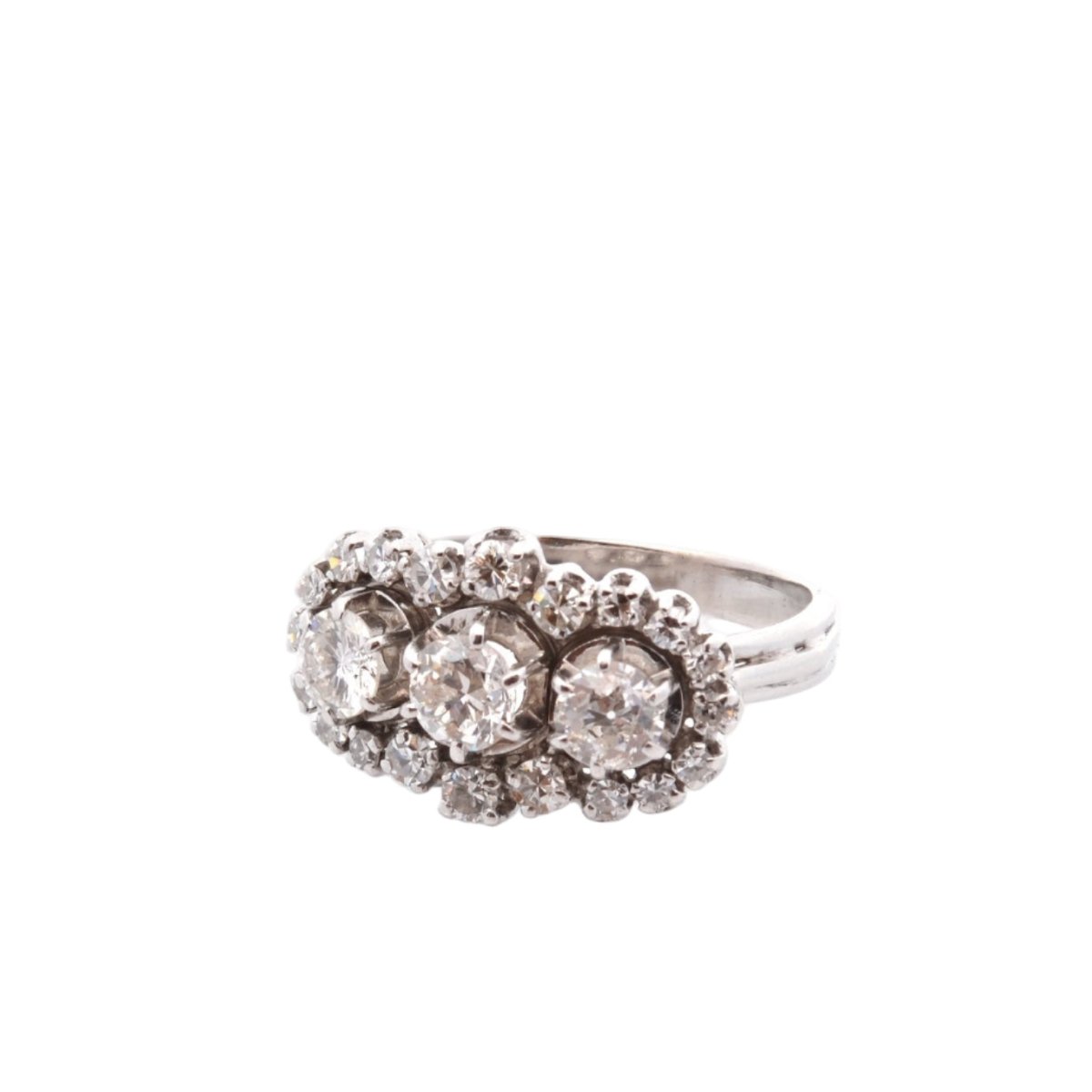 Bague Trilogie en or blanc, platine, et diamants - Castafiore