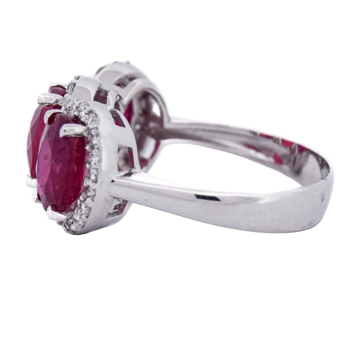 Bague Trilogie en or blanc, rubis et diamants - Castafiore