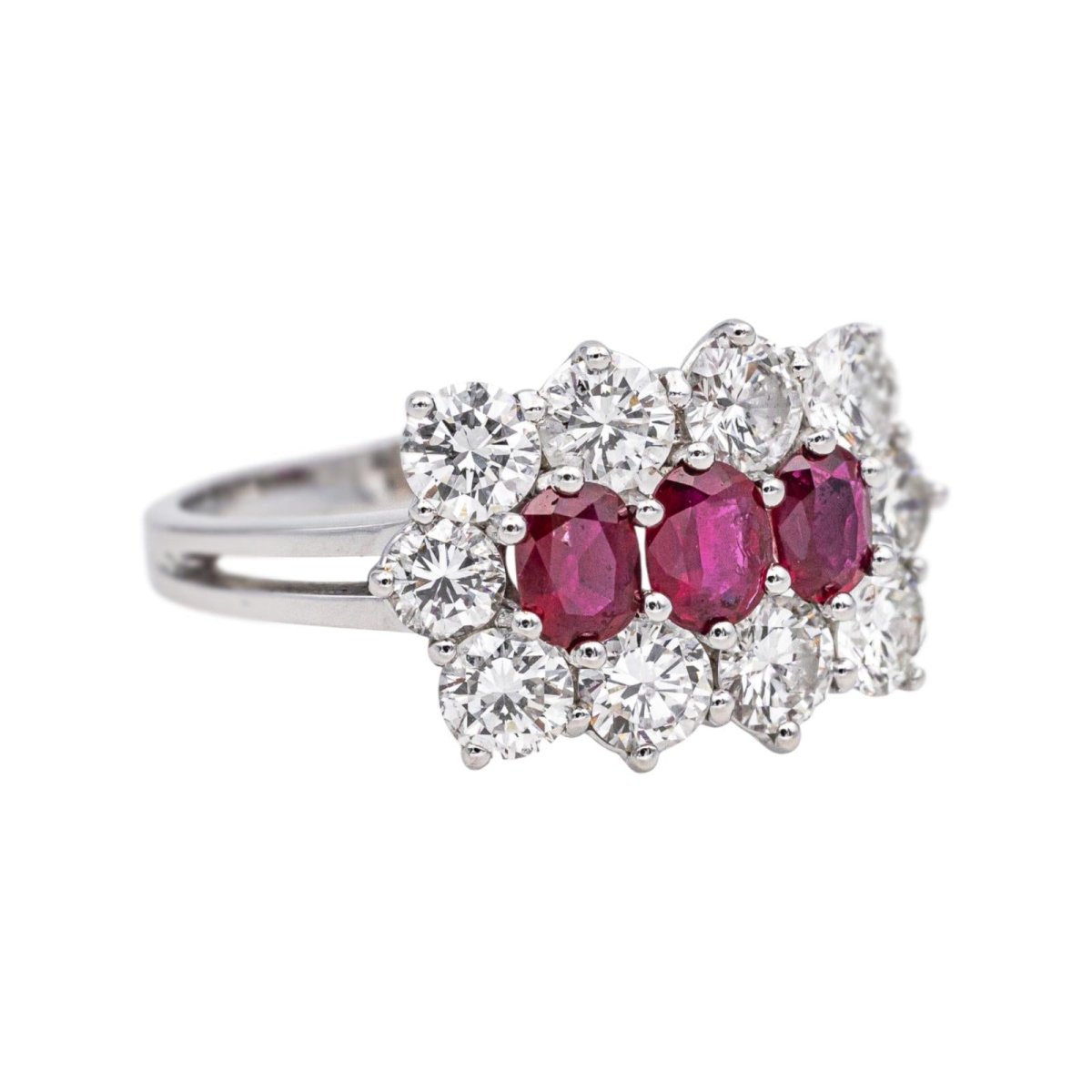 Bague Trilogie en or blanc, rubis et diamants - Castafiore