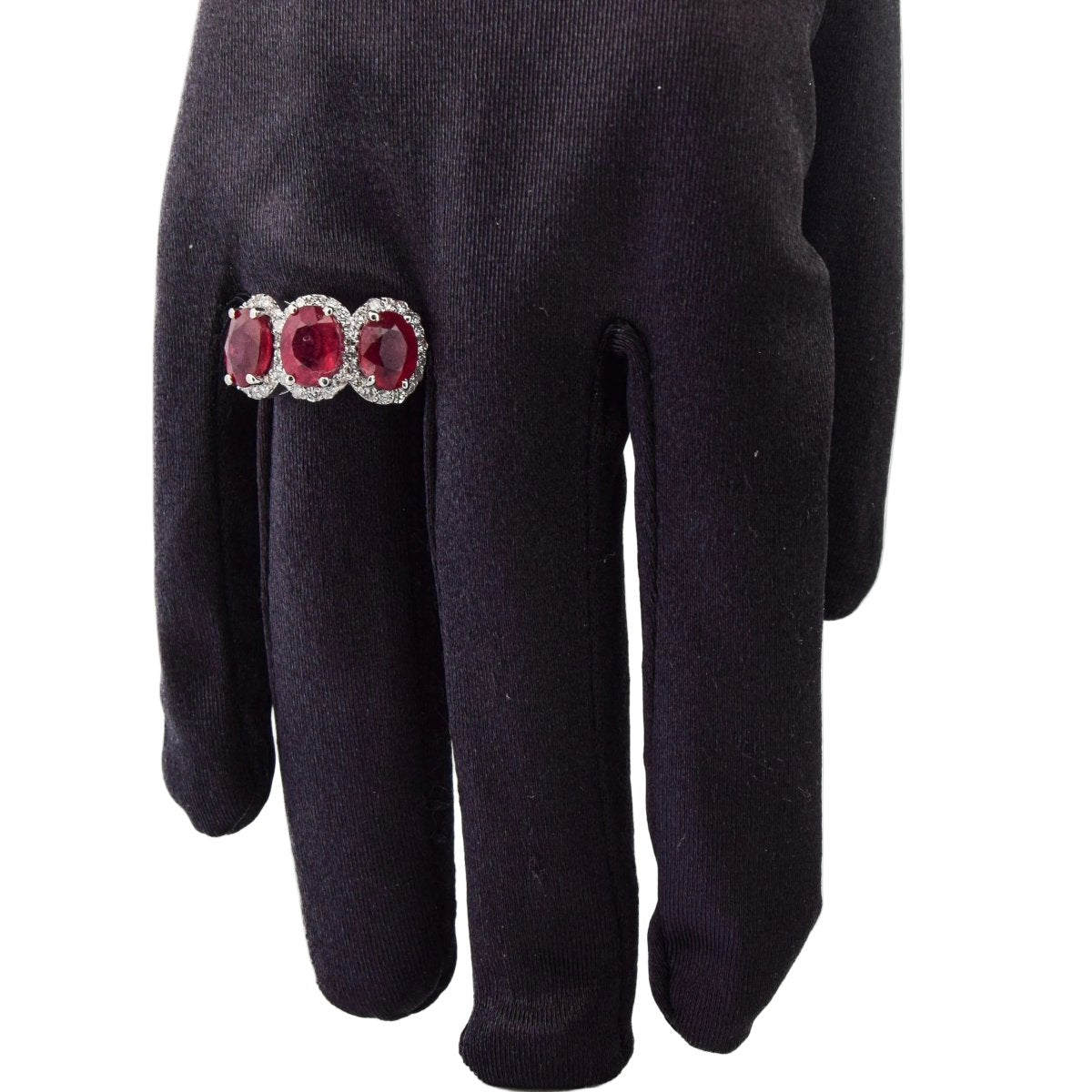 Bague Trilogie en or blanc, rubis et diamants - Castafiore