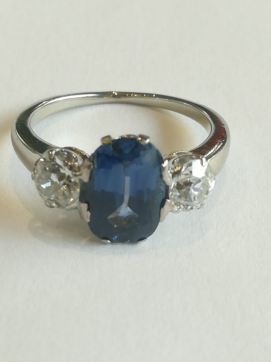 Bague Trilogie en or blanc, saphir et diamants - Castafiore