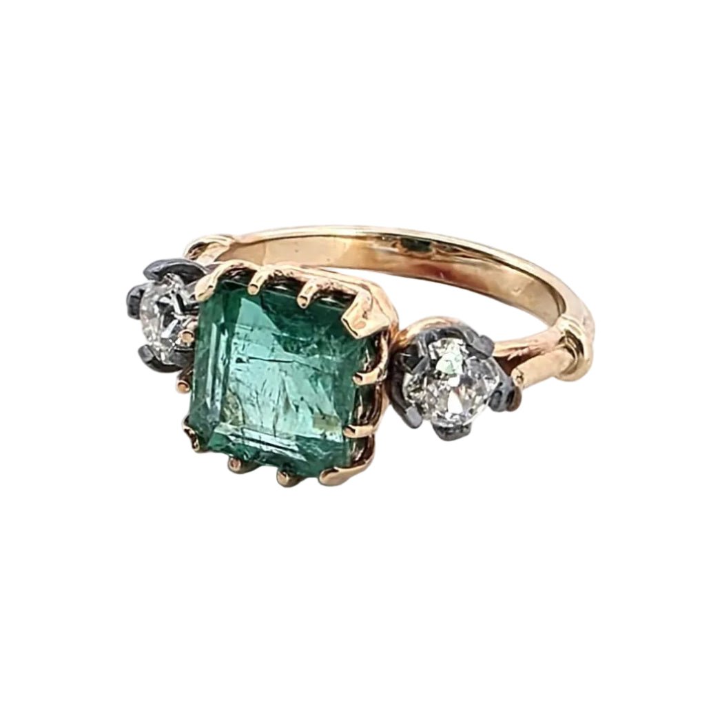 Bague Trilogie en or jaune, argent, émeraude et diamants - Castafiore