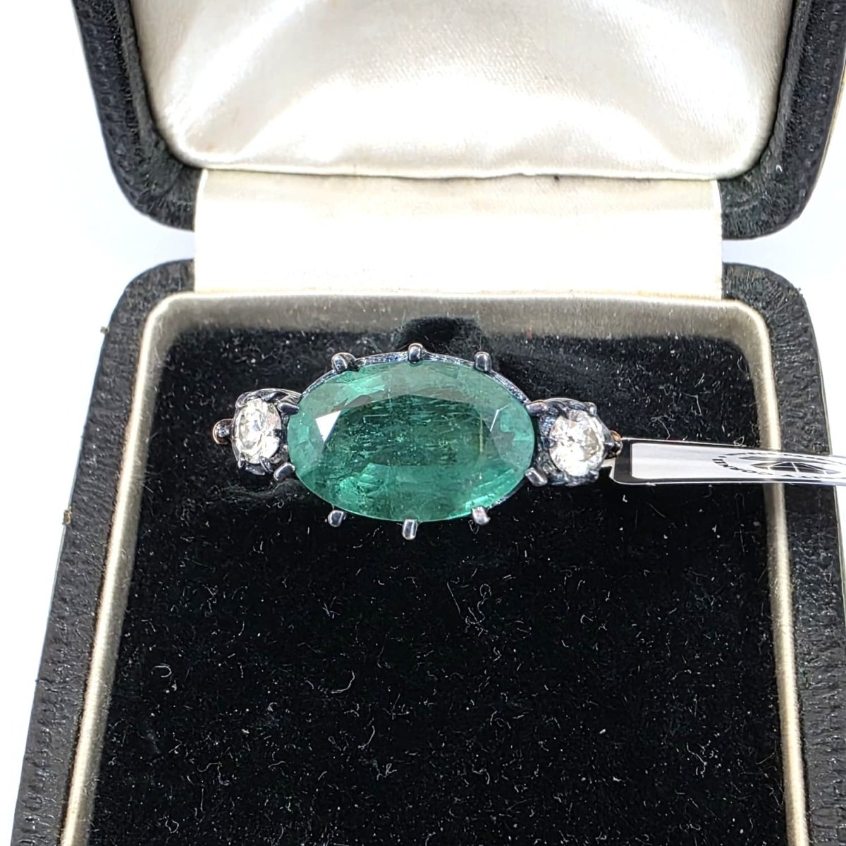 Bague Trilogie en or jaune, émeraude et diamants - Castafiore