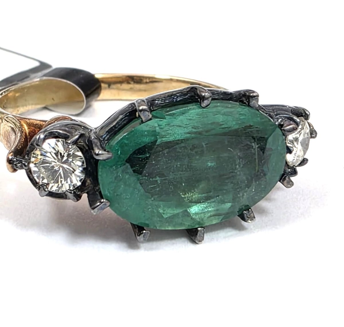 Bague Trilogie en or jaune, émeraude et diamants - Castafiore
