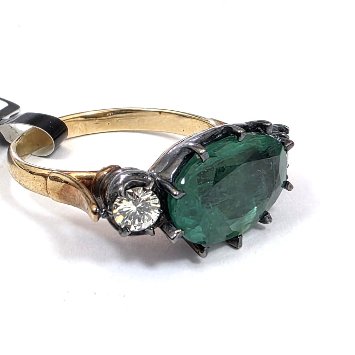 Bague Trilogie en or jaune, émeraude et diamants - Castafiore