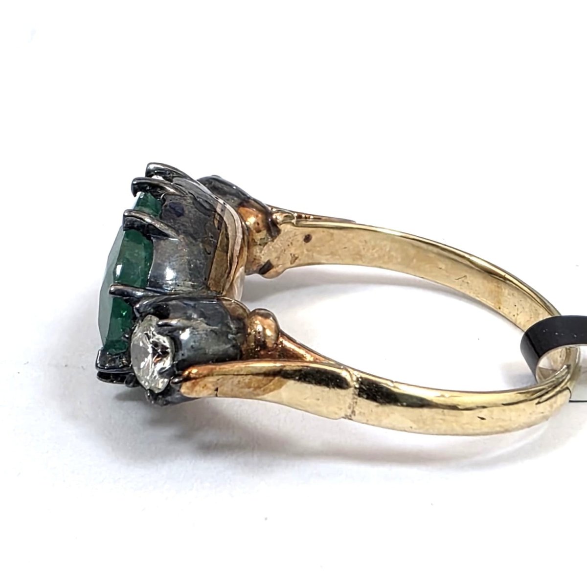 Bague Trilogie en or jaune, émeraude et diamants - Castafiore