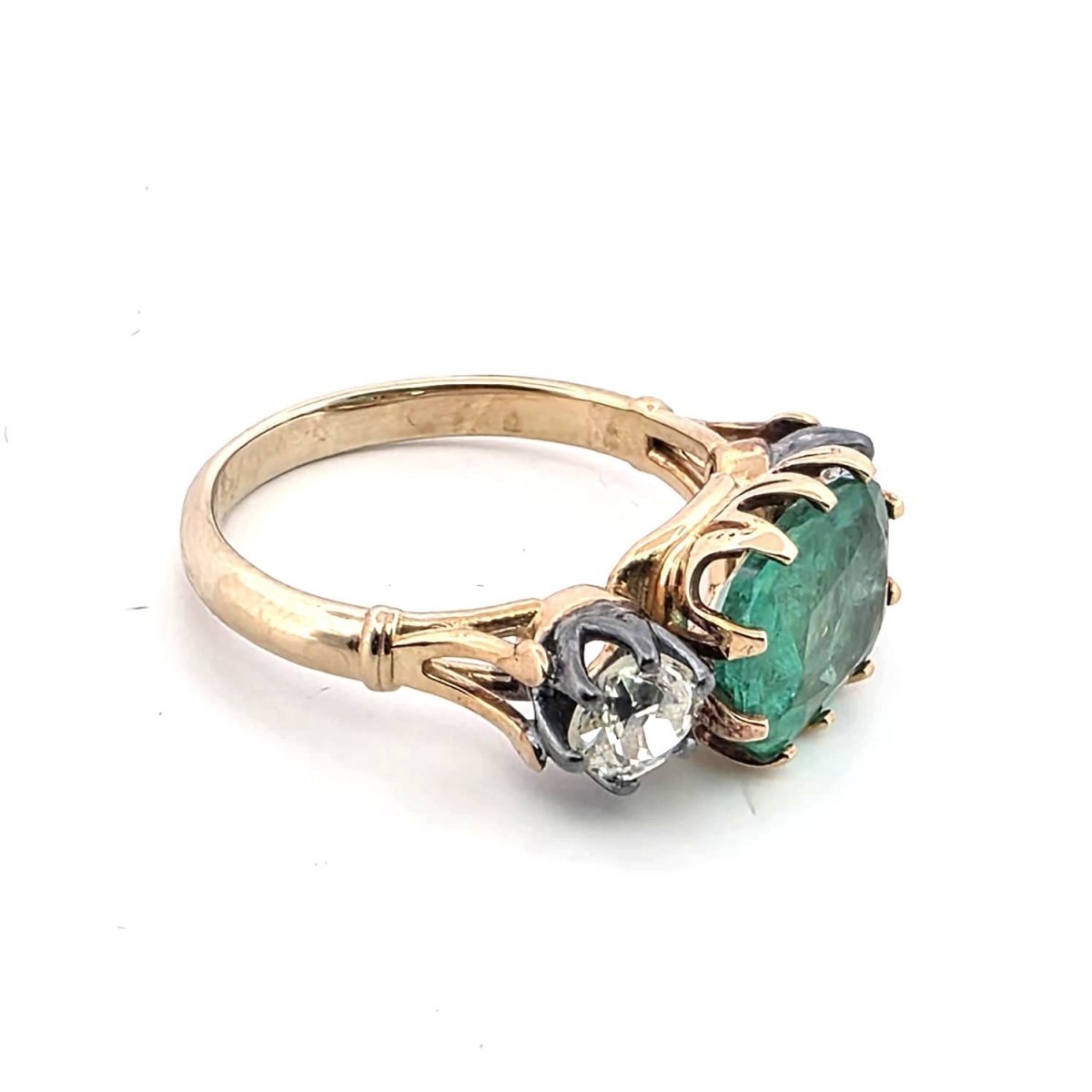 Bague Trilogie en or jaune, émeraude et diamants - Castafiore