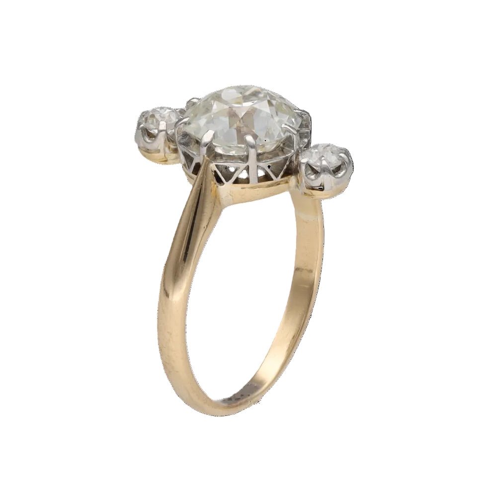 Bague Trilogie en or jaune et diamants - Castafiore