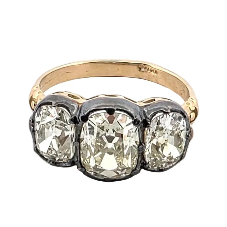 Bague Trilogie en or jaune et diamants - Castafiore