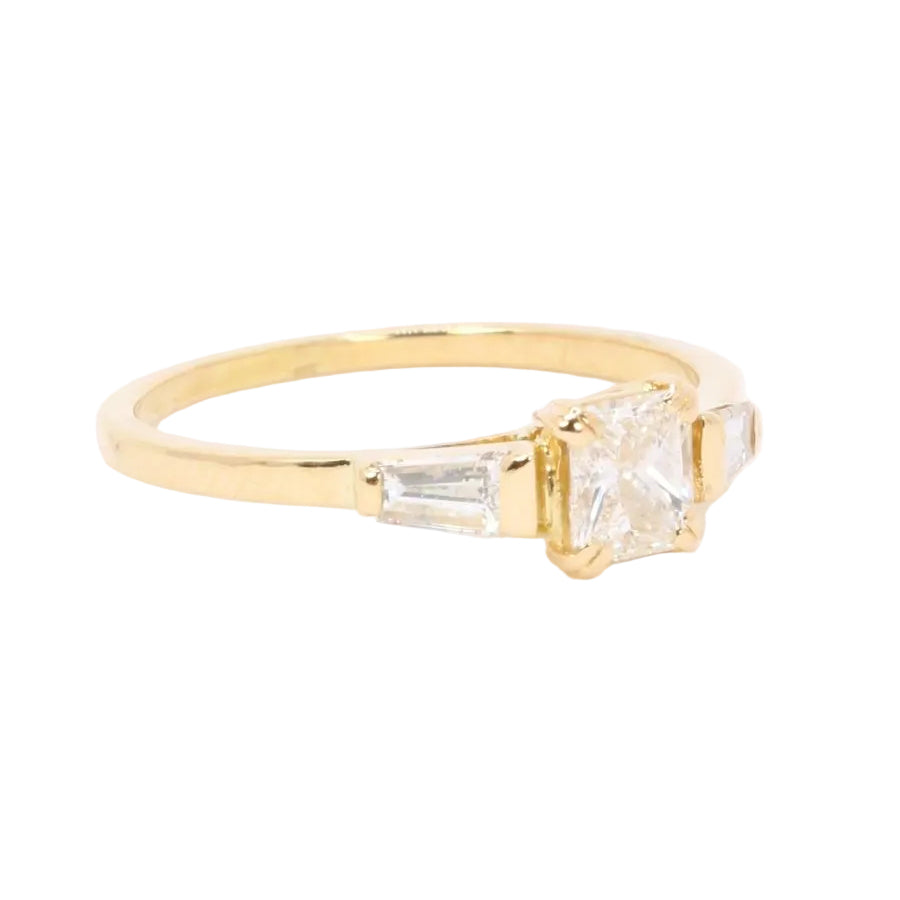 Bague trilogie en or jaune et diamants - Castafiore