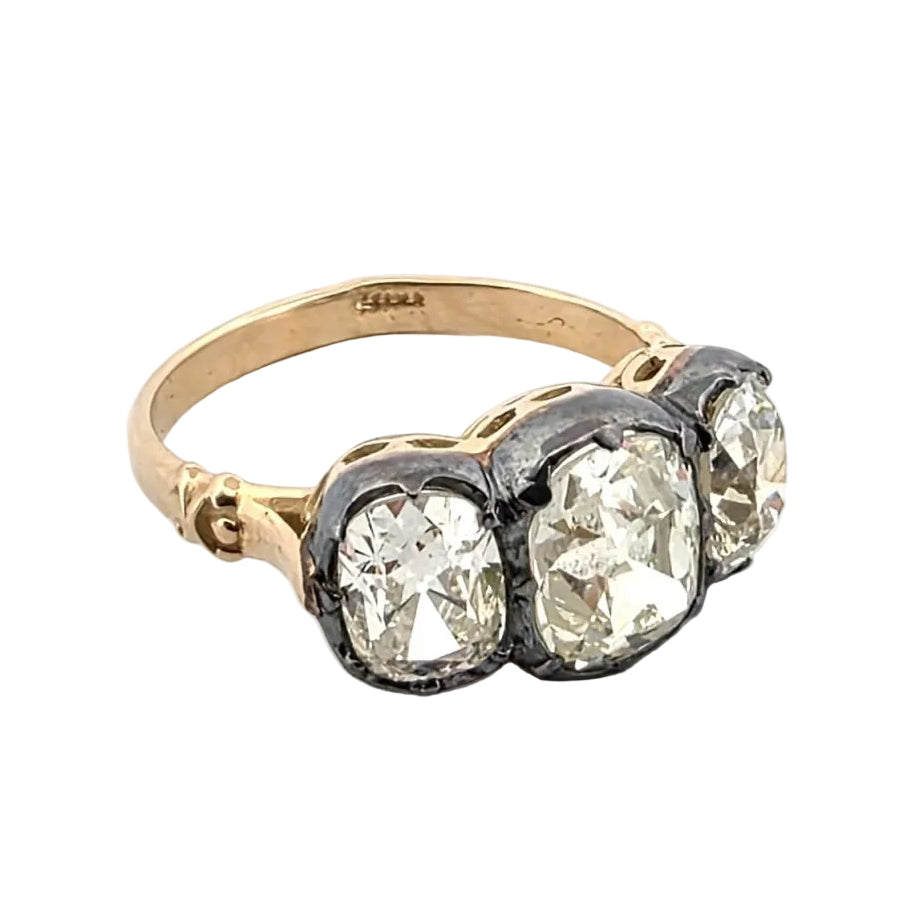Bague Trilogie en or jaune et diamants - Castafiore