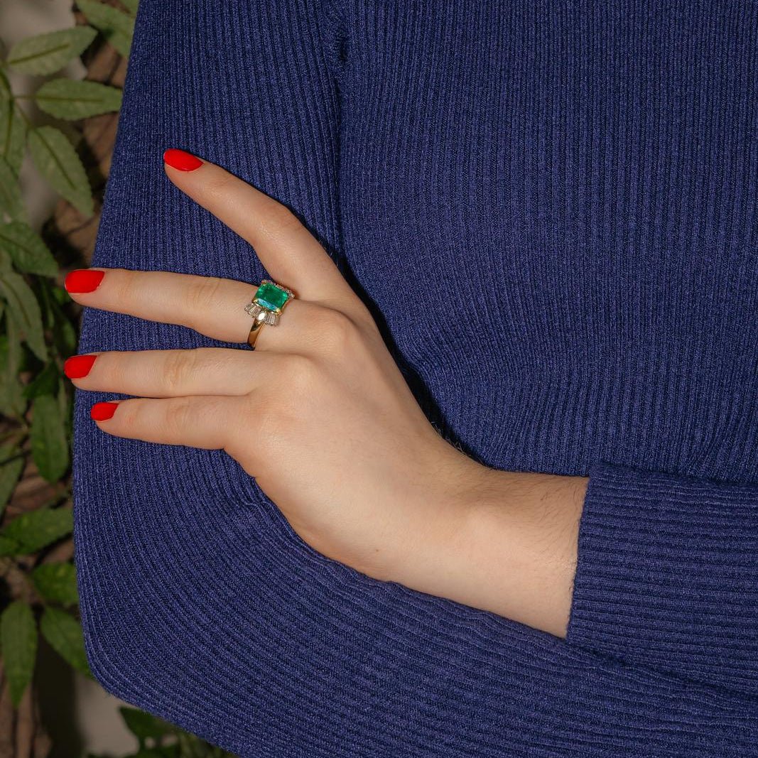 Bague Trilogie en or jaune, or blanc, émeraude et diamants - Castafiore