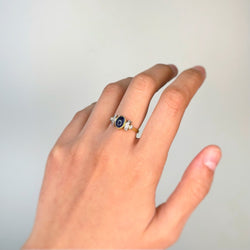 Bague Trilogie en or jaune, or blanc, saphir et diamants - Castafiore