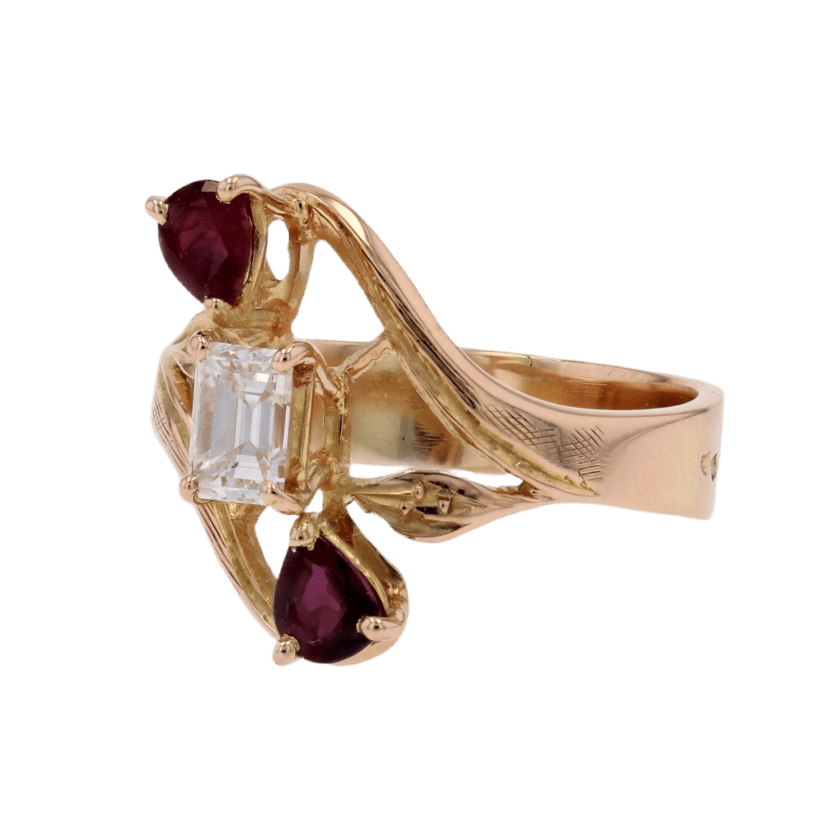 Bague Trilogie en or jaune, rubis et diamant - Castafiore