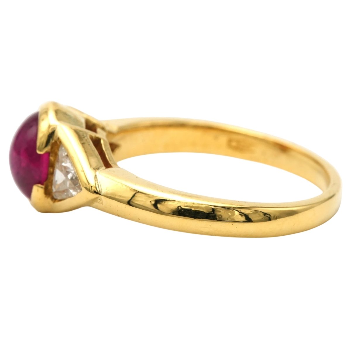 Bague Trilogie en or jaune, rubis et diamants - Castafiore