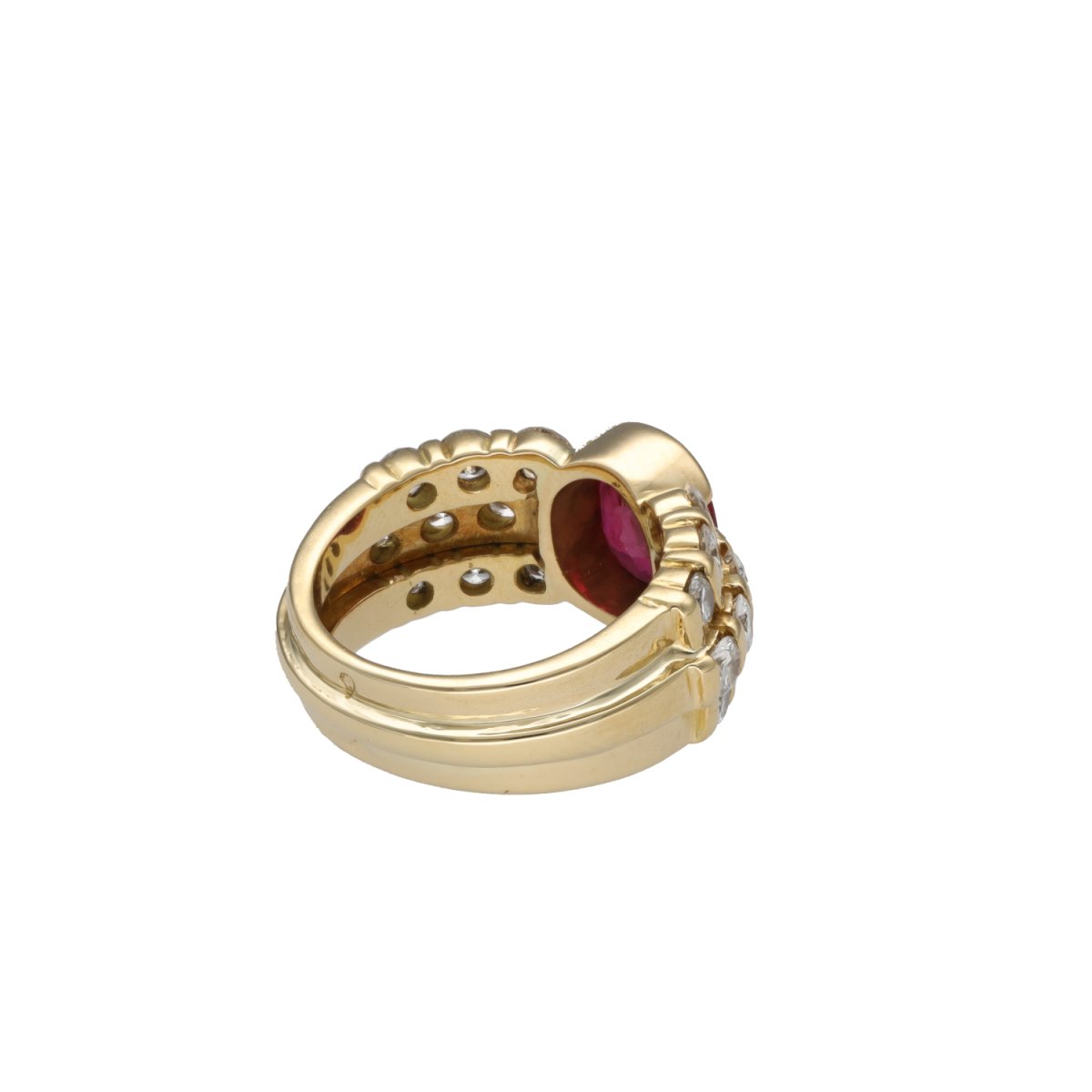 Bague Trilogie en or jaune, rubis et diamants - Castafiore