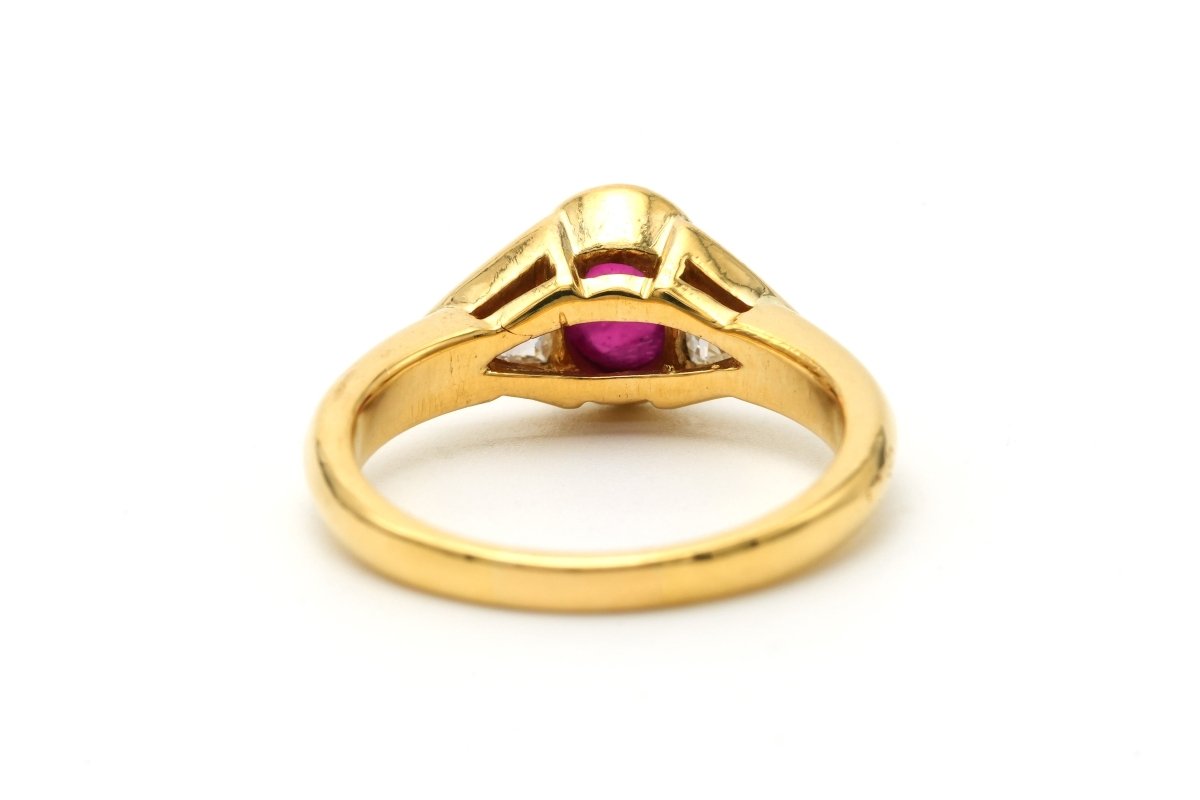 Bague Trilogie en or jaune, rubis et diamants - Castafiore
