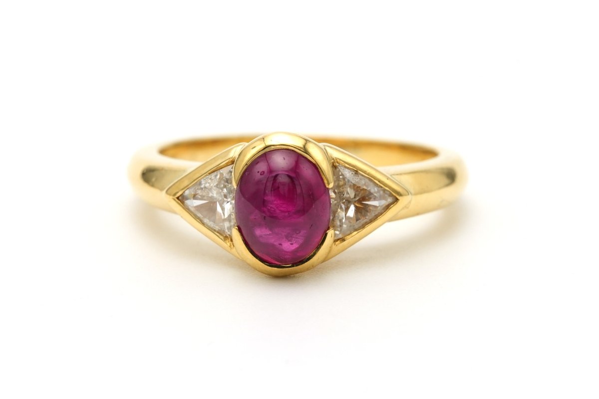 Bague Trilogie en or jaune, rubis et diamants - Castafiore
